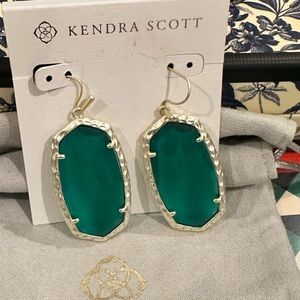 NWOT Kendra Scott Danielle Drop Earring
